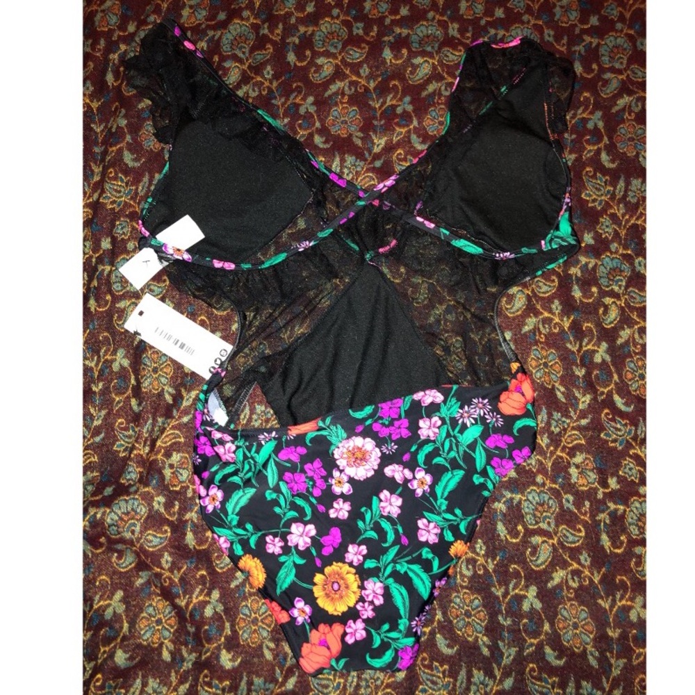 Boohoo Floral/Lace Cutout Swimsuit New With Tags - Picture 2 of 6